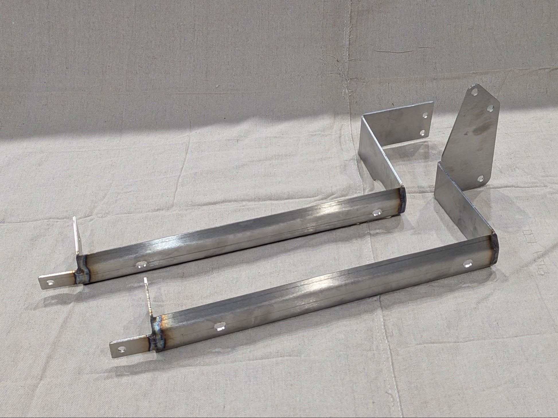E36 Tank Mounts